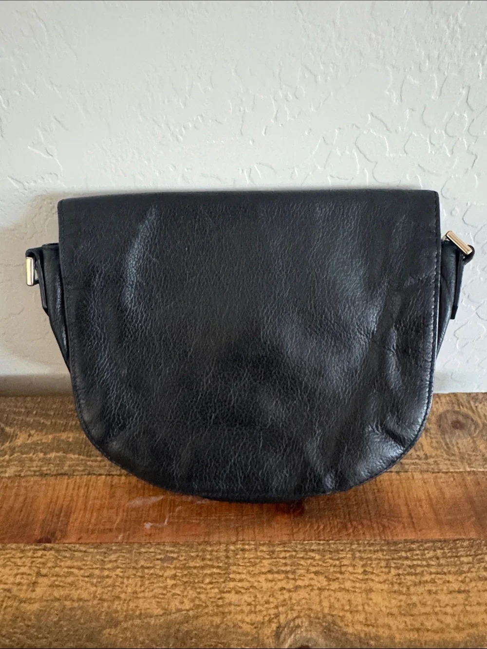 Tory Burch Black Pebbled Leather Crossbody with Gold Logo - Picture 3 of 9